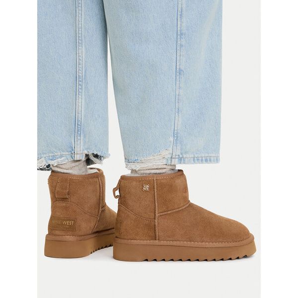 Śniegowce Nine West. Brązowe śniegowce Nine West, bez wzorów, bez zapięcia. Za 279.99 zł.