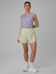 4F Spodenki treningowe szybkoschnące damskie - zielone L. Zielone szorty sportowe 4f, bez wzorów, z tkaniny, z podwyższonym stanem, na fitness i siłownię. Za 149.99 zł.