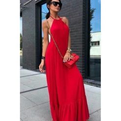 Sukienka LOYANA RED. Czerwone sukienki Sukienka LOYANA RED, l, bez wzorów, bez kołnierzyka, bez ramiączek. W wyprzedaży za 59.00 zł.
