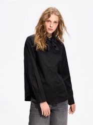 Bawełniana koszula z kokardą - czarny. Czarne koszule Reserved, l, bez wzorów, z bawełny, bez kołnierzyka, bez ramiączek. Za 129.99 zł.