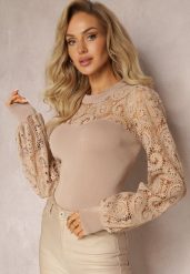 Beżowa Bluzka z Koronkowymi Rękawami i Dekoltem Crasve. Brązowe bluzki Renee, s, bez wzorów, z koronki, eleganckie, bez kołnierzyka, bez ramiączek. W wyprzedaży za 111.99 zł.