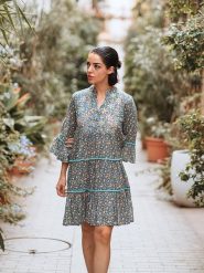 Isla Bonita by SIGRIS Sukienka w kolorze granatowym rozmiar: XL. Niebieskie sukienki Isla Bonita by SIGRIS, na co dzień, xl, bez wzorów, z bawełny, bez kołnierzyka, bez ramiączek, midi, proste. Za 127.65 zł.