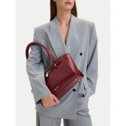 Torebka Nine West. Czerwone torebki klasyczne Nine West, bez wzorów, klasyczne, bez dodatków. Za 279.99 zł.