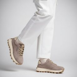 Beżowe Sneakersy Filippo Sportowe Buty Damskie Na Platformie. Brązowe buty treningowe Filippo, bez wzorów, z jeansu, bez zapięcia, trekkingowe. Za 219.00 zł.