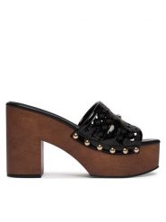 Guess Klapki FLJQUI PAF04 Czarny. Czarne klapki Guess, z aplikacjami, ze skóry, bez obcasa, bez zapięcia. Za 639.99 zł.