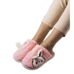 Różowe miękkie kapcie Half Bunny. Czerwone kapcie z aplikacjami. Za 73.43 zł.