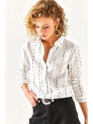 Olalook Bluzka w kolorze białym rozmiar: M. Białe bluzki Olalook, m, bez wzorów, z bawełny, bez kołnierzyka, bez ramiączek. Za 74.28 zł.