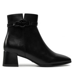 Botki Tamaris. Czarne botki Tamaris, bez wzorów, bez obcasa, na słupku, bez zapięcia. Za 269.99 zł.