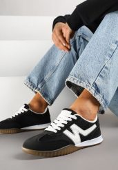Czarne Sneakersy Typu Klasyczne Tenisówki Zdobione Przeszyciami Elanioria. Czarne trampki Renee, z aplikacjami, z jeansu, biznesowe, bez zapięcia. W wyprzedaży za 67.99 zł.