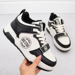 Buty sportowe ocieplane biało czarne Big Star OO274A158. Białe buty sportowe lifestyle BIG STAR, bez wzorów, ze skóry ekologicznej, retro, bez zapięcia. Za 110.00 zł.
