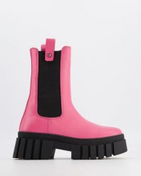 SZTYBLETY DAMSKIE 22790 FUCHSIA. Różowe botki Venezia, bez wzorów, ze skóry, bez obcasa, bez zapięcia. Za 319.00 zł.