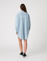 WRANGLER DENIM WESTERN DRESS DAMSKA SUKIENKA LIGHT INDIGO W9P6LWX4E 112132456. Niebieskie sukienki Wrangler, m, bez wzorów, z denimu, bez kołnierzyka, bez ramiączek. Za 229.99 zł.