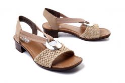 RIEKER 62664-61 beige, sandały damskie. Brązowe sandały Rieker, bez wzorów, z gumy, bez obcasa, na obcasie, bez zapięcia. Za 269.90 zł.