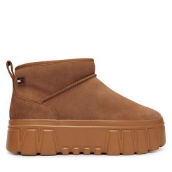 Śniegowce Tommy Jeans. Brązowe śniegowce Tommy Jeans, bez wzorów, z jeansu, bez zapięcia. Za 649.99 zł.