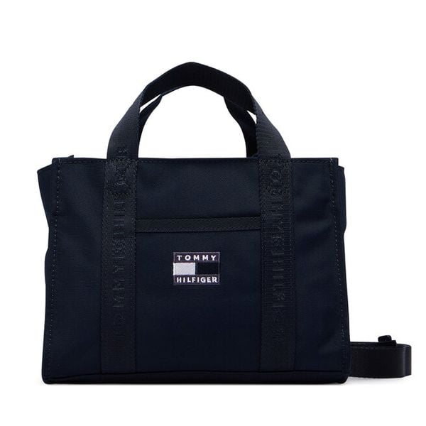Torebka Tommy Hilfiger. Niebieskie torebki klasyczne Tommy Hilfiger, bez wzorów, klasyczne, bez dodatków. Za 249.99 zł.