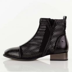 Czarne wiosenne botki damskie na obcasie M.Daszyński Sa197-31. Czarne botki M.Daszyński, w ażurowe wzory, z jeansu, boho, bez obcasa, na obcasie, bez zapięcia. Za 239.00 zł.