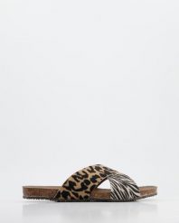KLAPKI DAMSKIE 8010 ANIMAL COMB. Klapki Venezia, bez wzorów, ze skóry, bez obcasa, bez zapięcia. Za 199.00 zł.