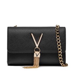 Torebka Valentino. Czarne kopertówki Valentino, bez wzorów, wizytowe, bez dodatków. Za 199.99 zł.