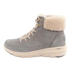 Buty Skechers Glacial Ultra-Woodlands 16677/GRY szare. Szare botki bez wzorów, z materiału, bez zapięcia. W wyprzedaży za 388.82 zł.