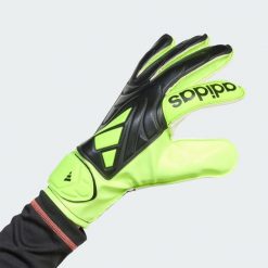 Rękawice Copa Club Goalkeeper. Czarne rękawiczki adidas, bez wzorów, sportowe. Za 89.95 zł.