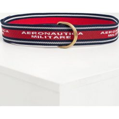 Pasek AERONAUTICA MILITARE. Czerwone paski Aeronautica Militare, bez wzorów, z materiału. W wyprzedaży za 174.30 zł.