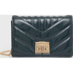Aldo torebka. Niebieskie listonoszki Aldo, bez wzorów, na ramię, pikowane, bez dodatków. W wyprzedaży za 154.99 zł.