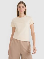 4F T-shirt slim gładki damski - beżowy S. Brązowe t-shirty 4f, s, bez wzorów, z bawełny, klasyczne, bez kołnierzyka, bez ramiączek. Za 39.99 zł.