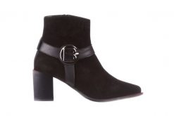 Botki Bayla-195 20K-7202-1 Black Suede 195013, Czarny, Skóra naturalna. Czarne botki Bayla, bez wzorów, z nubiku, bez obcasa, bez zapięcia. W wyprzedaży za 249.00 zł.