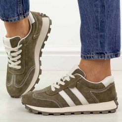 Khaki zamszowe skórzane półbuty damskie S.Barski 7097. Brązowe półbuty wsuwane S.BARSKI, na jesień, bez wzorów, z jeansu, eleganckie, bez obcasa, na płaskiej podeszwie. Za 269.00 zł.