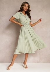 Zielona Retro Sukienka Midi z Plisowaniem i Paskiem na Klamrę Elinerise. Zielone sukienki Renee, l, bez wzorów, retro, bez kołnierzyka, bez ramiączek, midi. W wyprzedaży za 111.99 zł.
