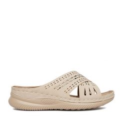 Klapki Go Soft. Brązowe klapki GO SOFT, bez wzorów, bez obcasa, bez zapięcia. Za 89.99 zł.