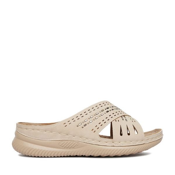 Klapki Go Soft. Brązowe klapki GO SOFT, bez wzorów, bez obcasa, bez zapięcia. Za 89.99 zł.