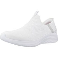 Tenisówki Skechers Model Slip-ins Ultra Flex 3.0 Cozy Streak Kolor Biały. Białe trampki Skechers, bez wzorów, z materiału, sportowe, bez zapięcia. Za 528.00 zł.