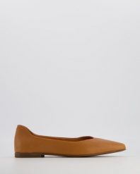 BALERINY DAMSKIE E118 COCONUT. Baleriny Venezia, bez wzorów, ze skóry, bez obcasa, bez zapięcia. Za 199.00 zł.