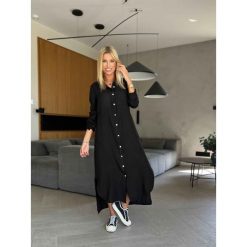 Sukienka Linen Oversize Black. Czarne sukienki ClothStore, bez wzorów, ze lnu, bez kołnierzyka, bez ramiączek, oversize. W wyprzedaży za 134.25 zł.