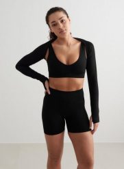 Damskie szorty wysoki stan, squat proof, invisible scrunch Shape Seamless czarne. Czarne szorty sportowe AIM'N, bez wzorów, z dzianiny, z podwyższonym stanem, na fitness i siłownię. Za 212.00 zł.