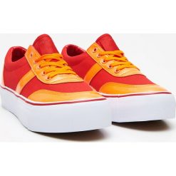 Trampki na grubej podeszwie - Pomarańczowy. Trampki marki Cropp. Za 79.99 zł.