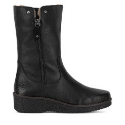 Kozaki Rieker. Czarne kozaki Rieker, bez wzorów, bez obcasa, na koturnie, bez zapięcia. Za 314.99 zł.