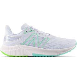 Buty damskie New Balance FuelCell Propel v3 WFCPRCL3 – niebieskie. Niebieskie buty do biegania New Balance, bez wzorów, z gumy, bez zapięcia, do biegania. Za 529.99 zł.