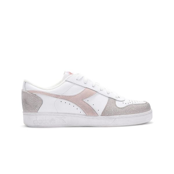 Trampki damskie DIADORA MAGIC BASKET LOW ICONA WN. Białe trampki Diadora, bez wzorów, sportowe, bez zapięcia. Za 179.99 zł.
