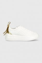 Red Valentino sneakersy skórzane kolor biały. Białe buty sportowe lifestyle Red Valentino, bez wzorów, z gumy, sportowe, z okrągłym noskiem, bez zapięcia. W wyprzedaży za 1,239.90 zł.