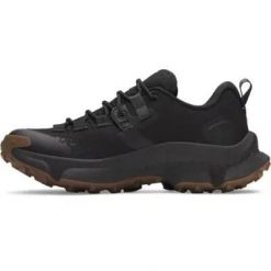 Damskie buty trekkingowe Under Armour Expanse. Czarne buty do biegania Under Armour, bez wzorów, bez zapięcia, do biegania. Za 475.50 zł.