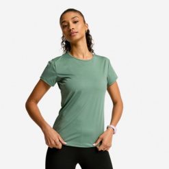Koszulka fitness damska Domyos krótki rękaw. Zielone t-shirty sportowe DOMYOS, l, bez wzorów, z elastanu, bez ramiączek, na fitness i siłownię. Za 34.99 zł.