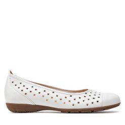 Baleriny Gabor. Białe baleriny Gabor, bez wzorów, bez obcasa, bez zapięcia. Za 409.99 zł.