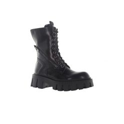 Trapery damskie LUMBERJACK BELLE. Czarne traperki Lumberjack, bez wzorów, bez obcasa, bez zapięcia. Za 339.99 zł.