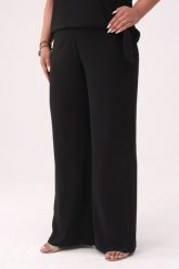 Eleganckie czarne spodnie Rosa z poszerzoną nogawką PLUS SIZE XXL OVERSIZE. Czarne spodnie materiałowe Moda Size Plus Iwanek, bez wzorów, z elastanu, eleganckie, z podwyższonym stanem, krótkie. Za 249.90 zł.