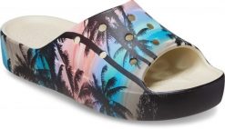Klapki Dla Dorosłych Crocs Classic Platform Retro Resort Slide. Czarne klapki Crocs, bez wzorów, z materiału, retro, bez obcasa, bez zapięcia. Za 119.99 zł.