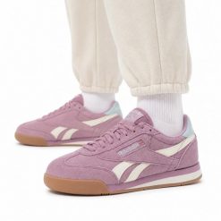 Buty damskie sneakersy sportowe Reebok SS-CAMPIO XT. Białe buty treningowe Reebok, bez wzorów, z jeansu, bez zapięcia, trekkingowe. Za 175.00 zł.