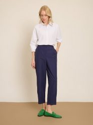 BGN Spodnie w kolorze granatowym rozmiar: 34. Niebieskie spodnie materiałowe BGN, bez wzorów, z materiału. Za 108.99 zł.