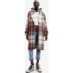 Desigual płaszcz damski przejściowy. Płaszcze Desigual, xl, bez wzorów, klasyczne, bez kaptura. W wyprzedaży za 739.99 zł.